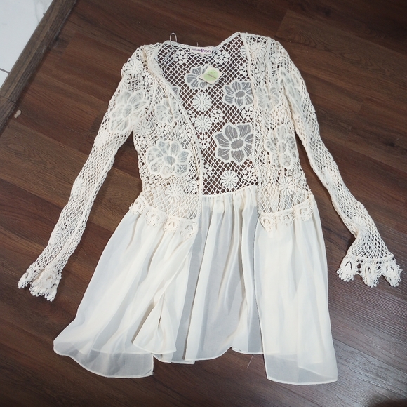 Altered State Crochet Cover-up - Picture 4 of 11